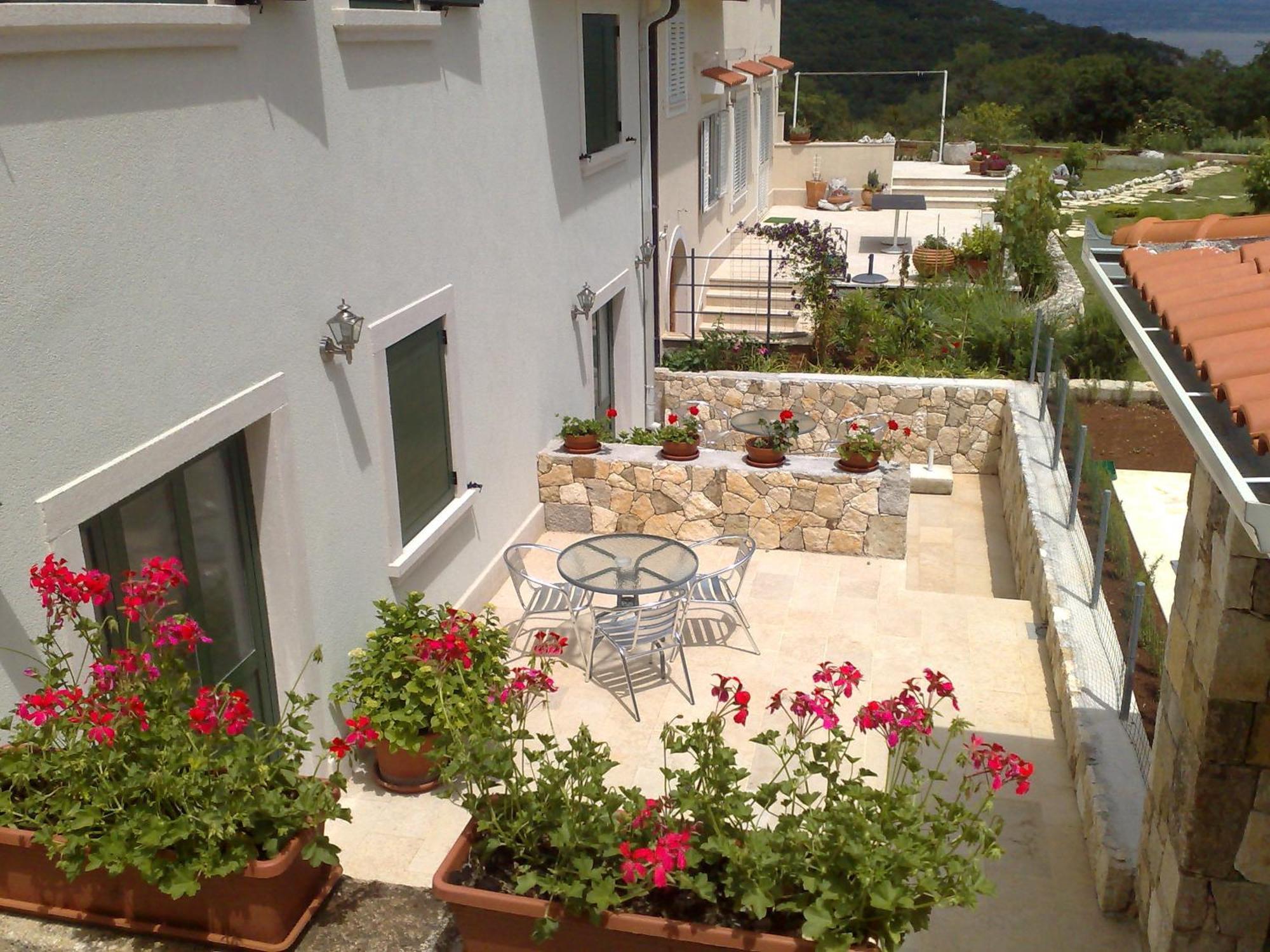 Apartments Villa Ina Brseč エクステリア 写真