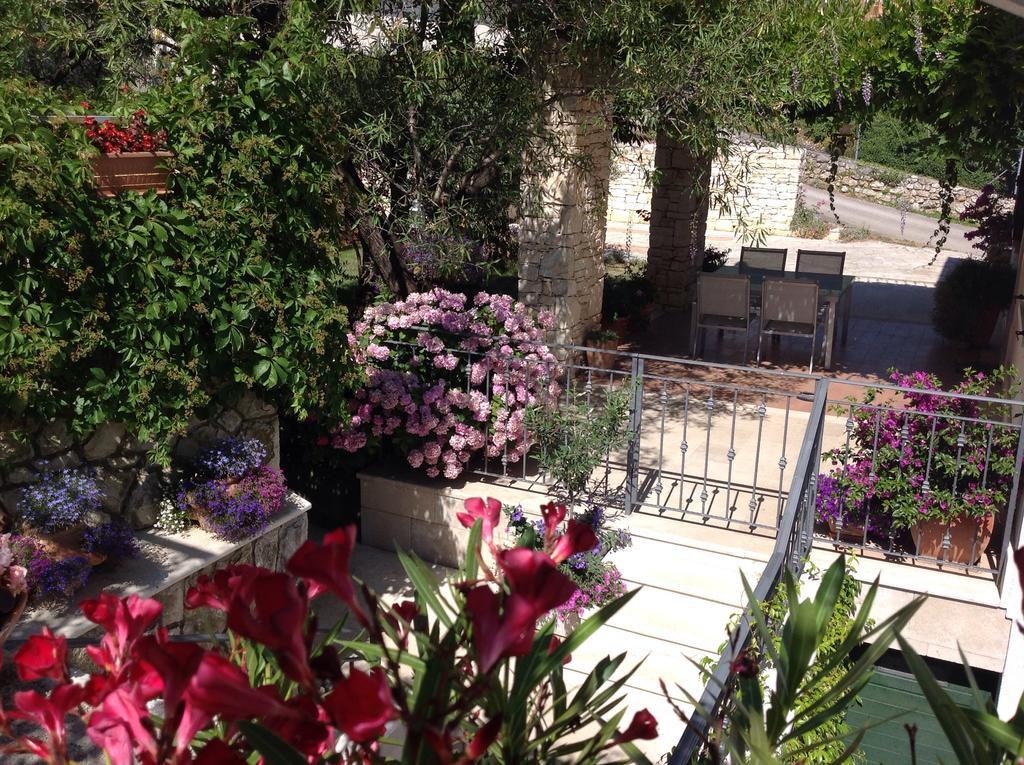 Apartments Villa Ina Brseč エクステリア 写真