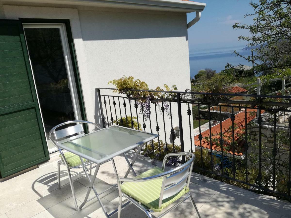 Apartments Villa Ina Brseč エクステリア 写真